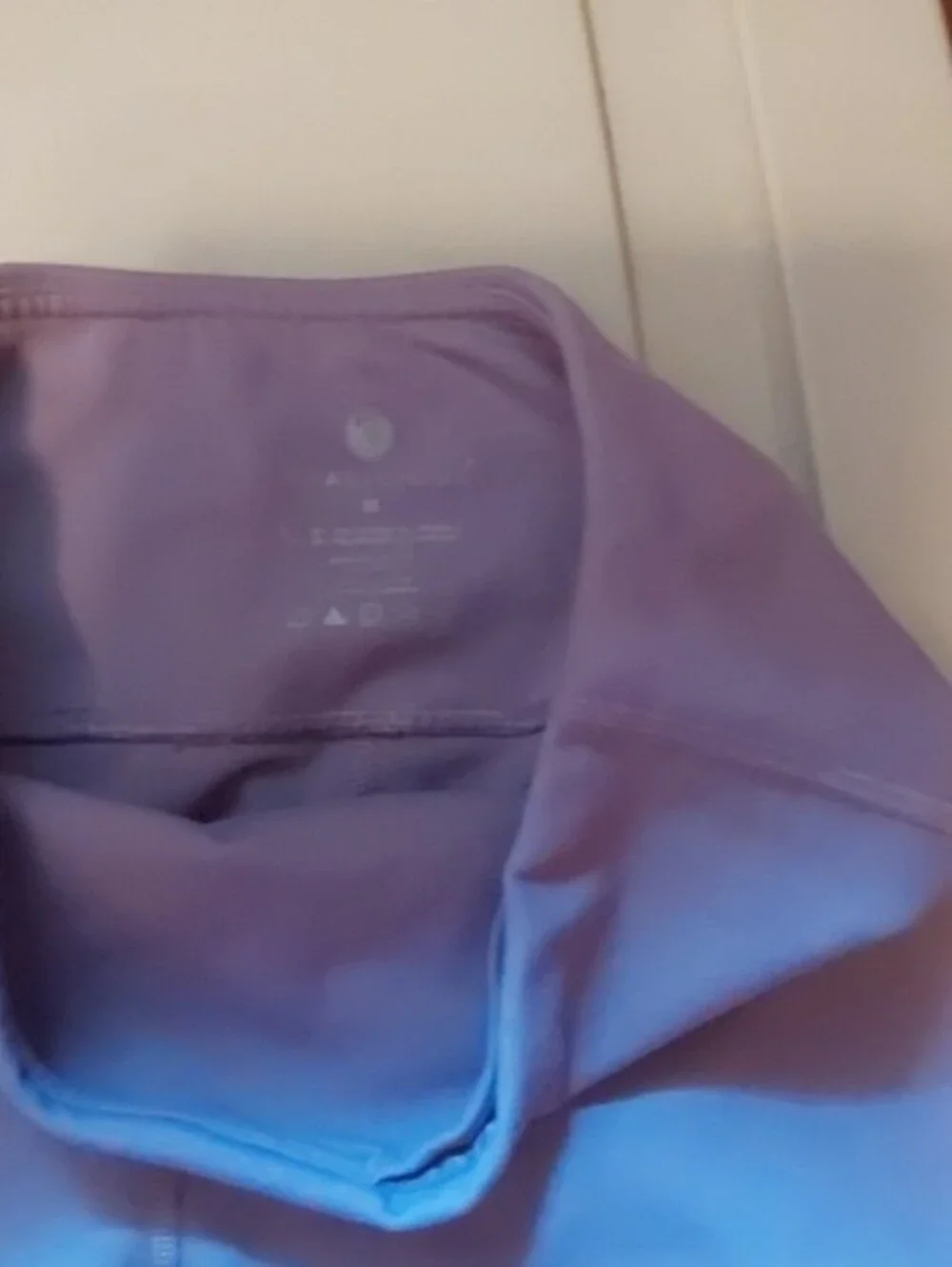 Lilac High-Waist Yogalicious Leggings.